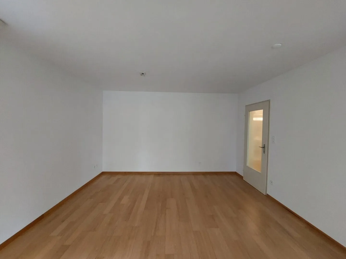 Sunny Apartment with Garden - Photo 5 of 6