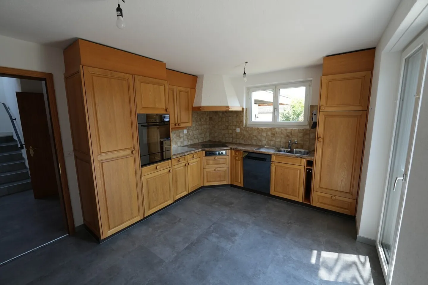 Casa unifamiliare rurale di 6,5 stanze a 170 m² - Foto 3 di 13