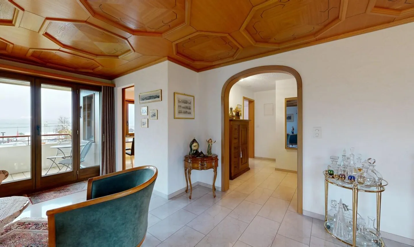 Charming Apartment with Lake View - Photo 3 of 11