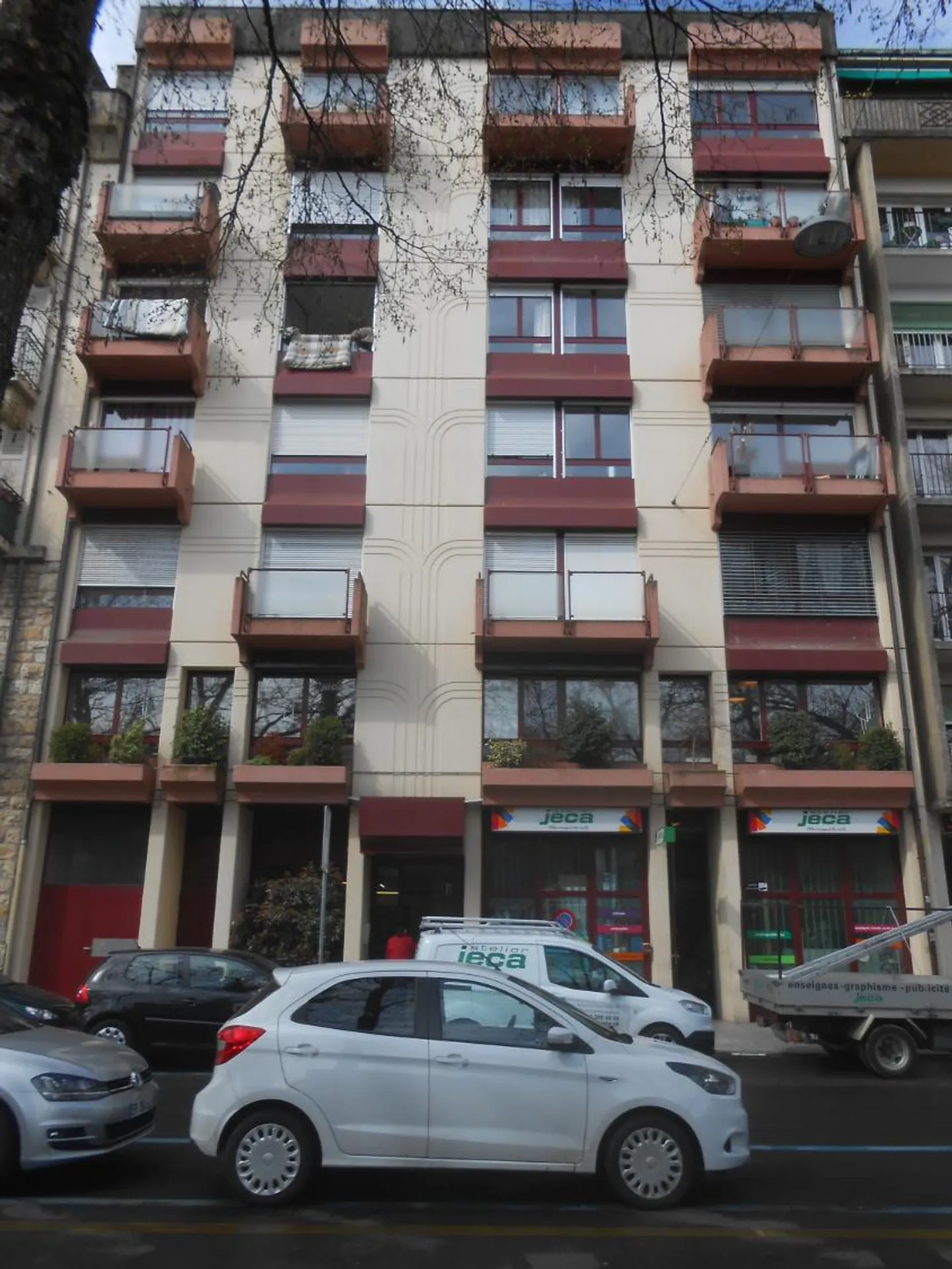 5-room apartment ideally located near the Arve - Photo 1 of 7