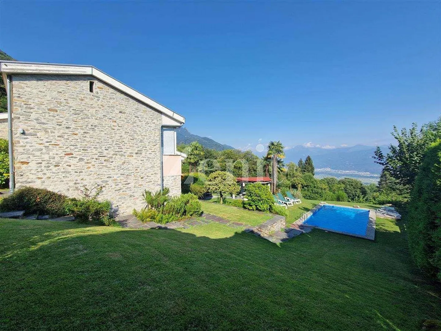 Brione sopra Minusio cas indipendente con piscina e vista panoramica - Foto 8 di 12