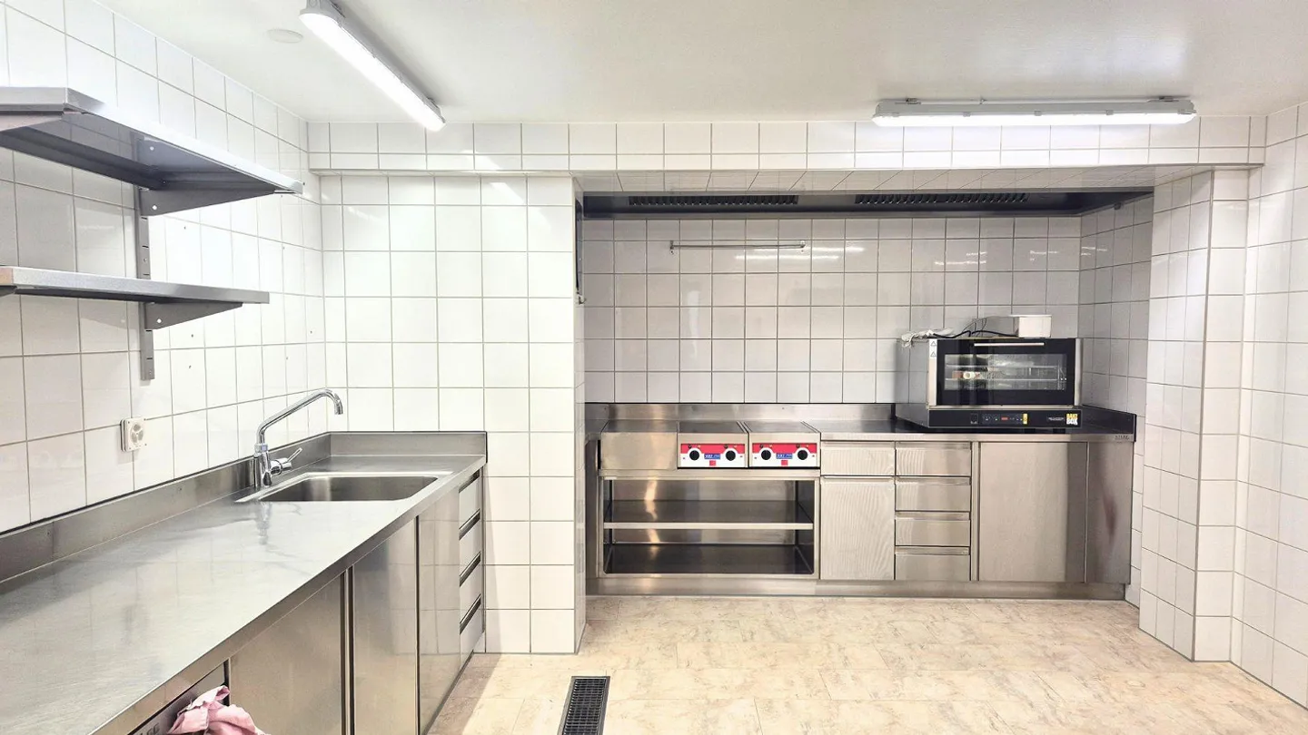 Espace commercial directement à côté de la gare - Photo 4 sur 4