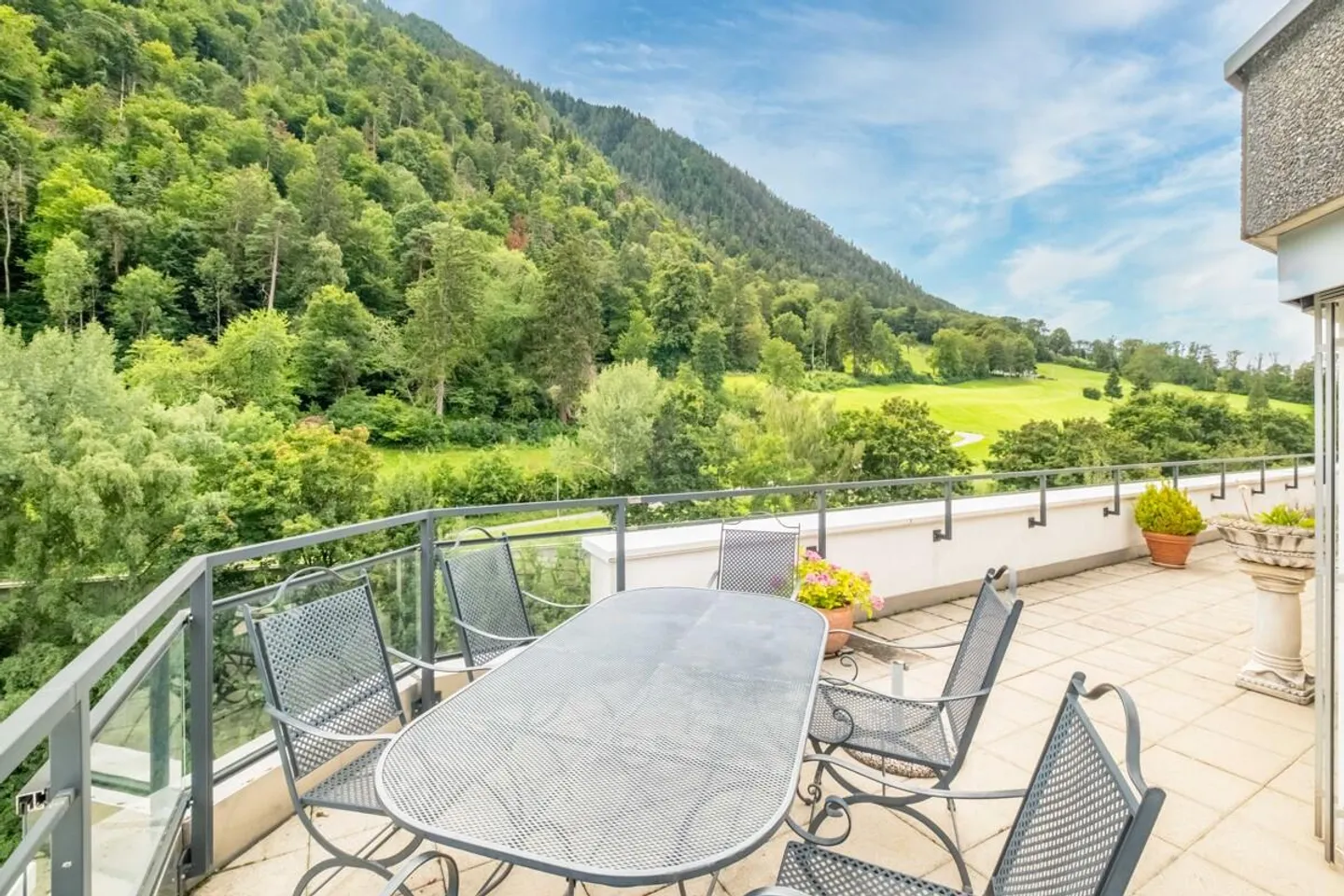 Chur: Appartamento attico con grande terrazza e vista sulla città e sulle montagne - Foto 1 di 6