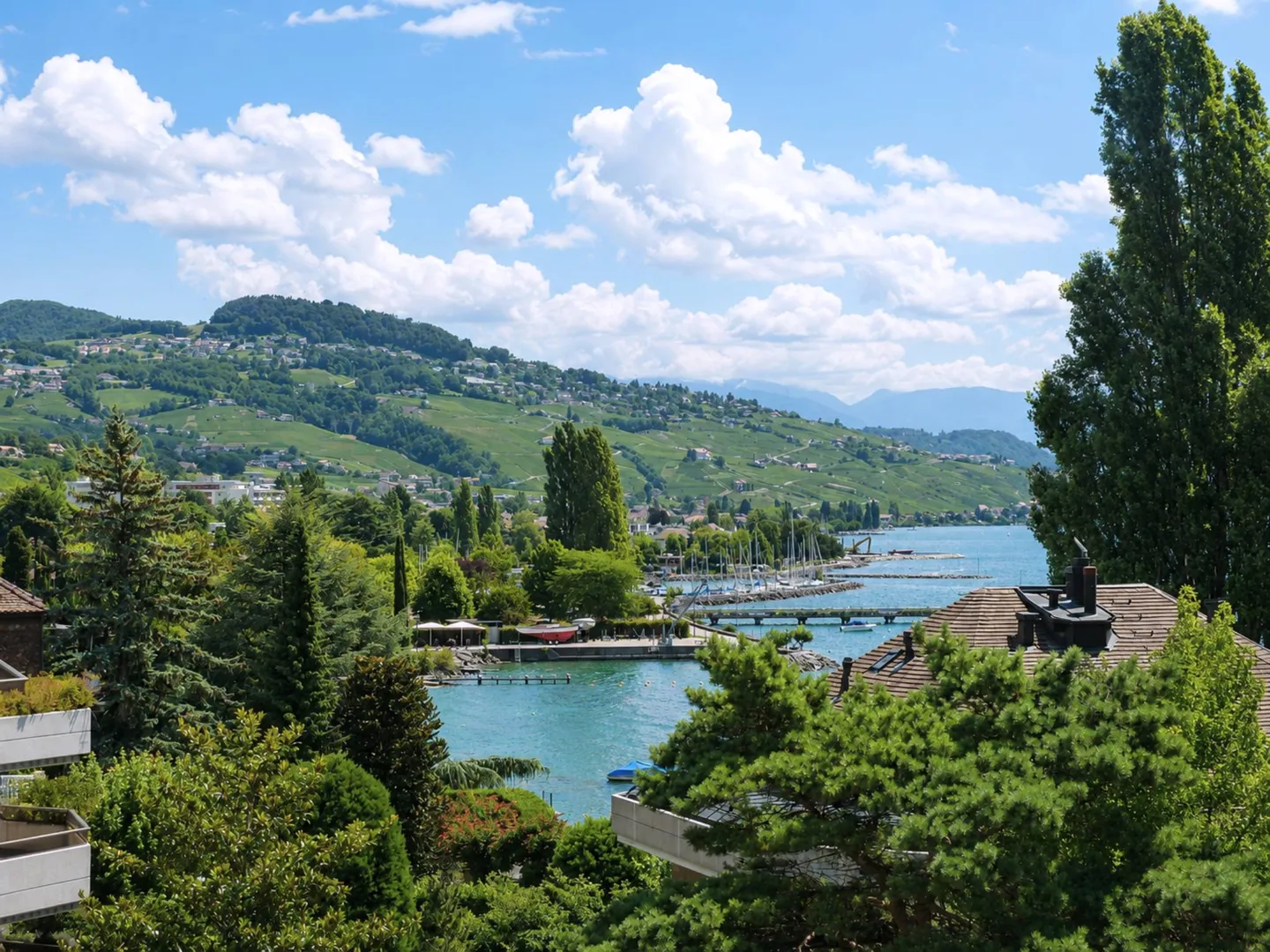 Attique contemporain avec vaste terrasse à un instant du lac - Photo 6 of 7