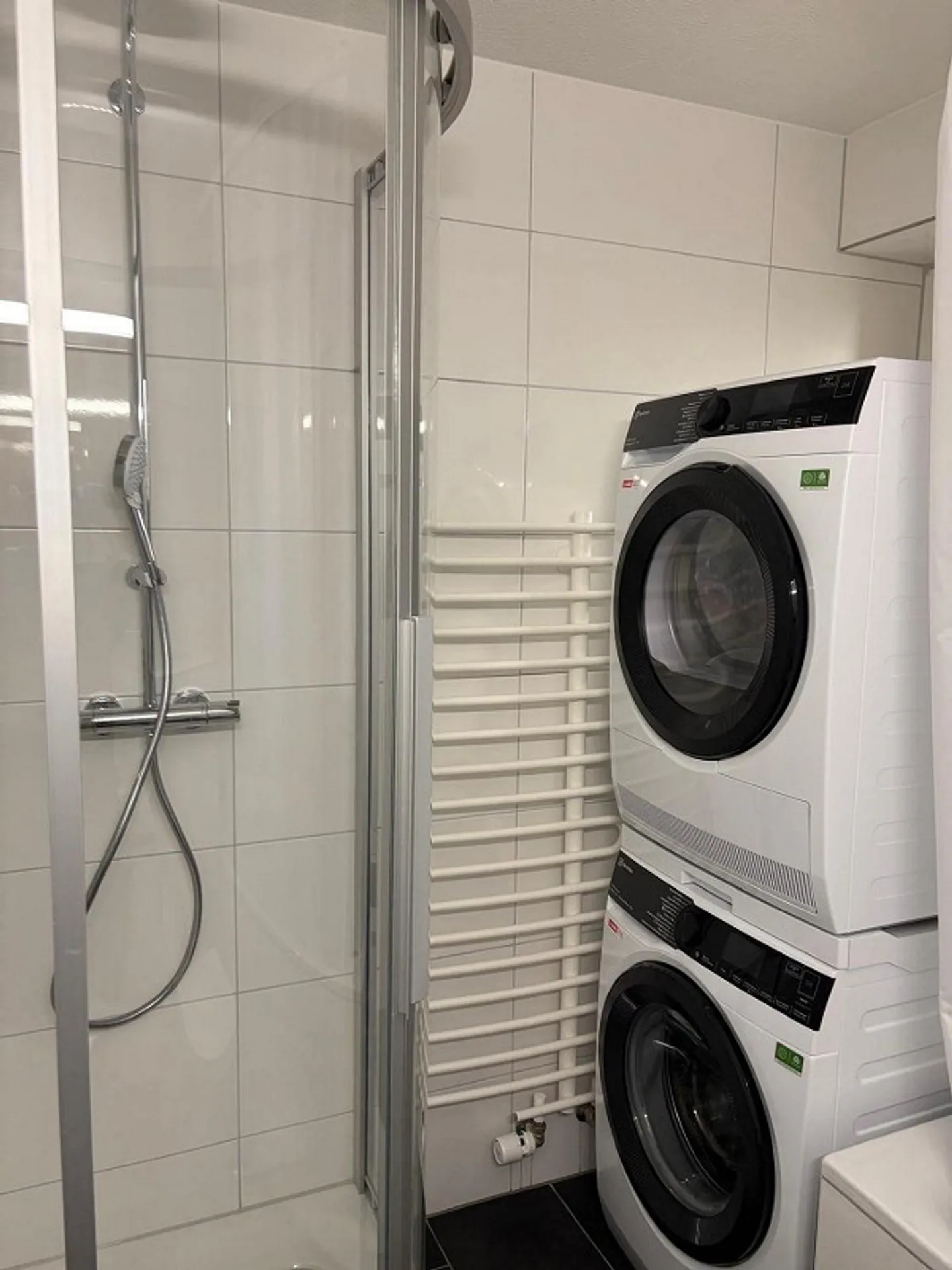 Modern sanierte 3-Zimmerwohnung mit Seesicht an ruhiger Lage - Foto 4 von 10