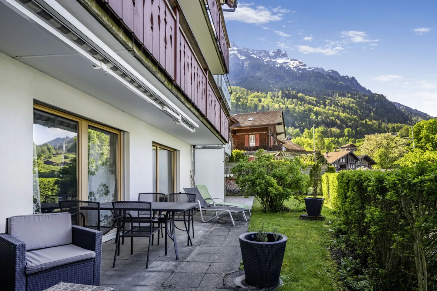 VIVERE IN RIVA AL LAGO Appartamento con giardino 4,5 stanze a Iseltwald - Foto 1 di 18