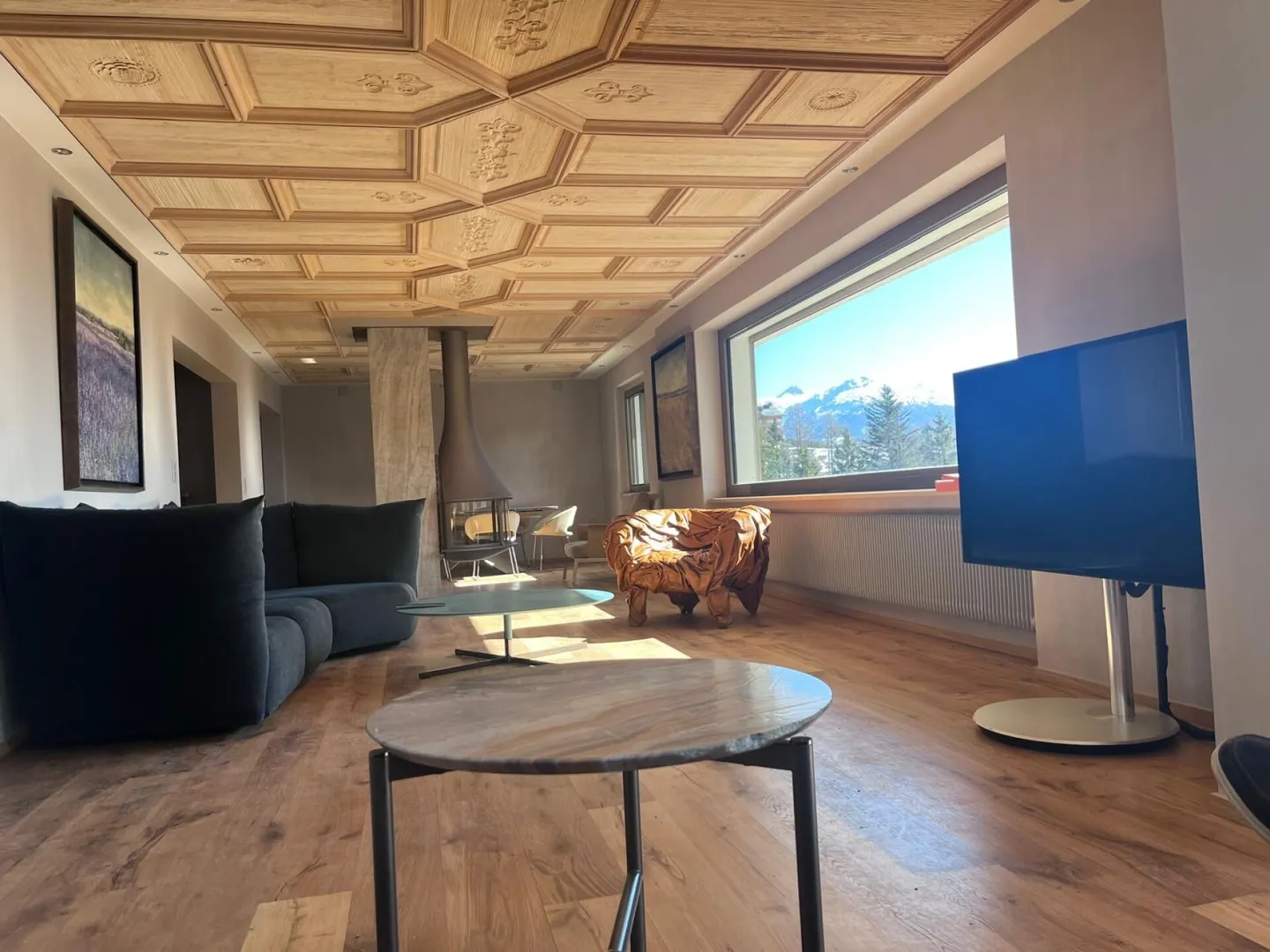 Chalet avec piscine intérieur à Crans-Montana - Location à la semaine ou au mois - Photo 10 sur 12