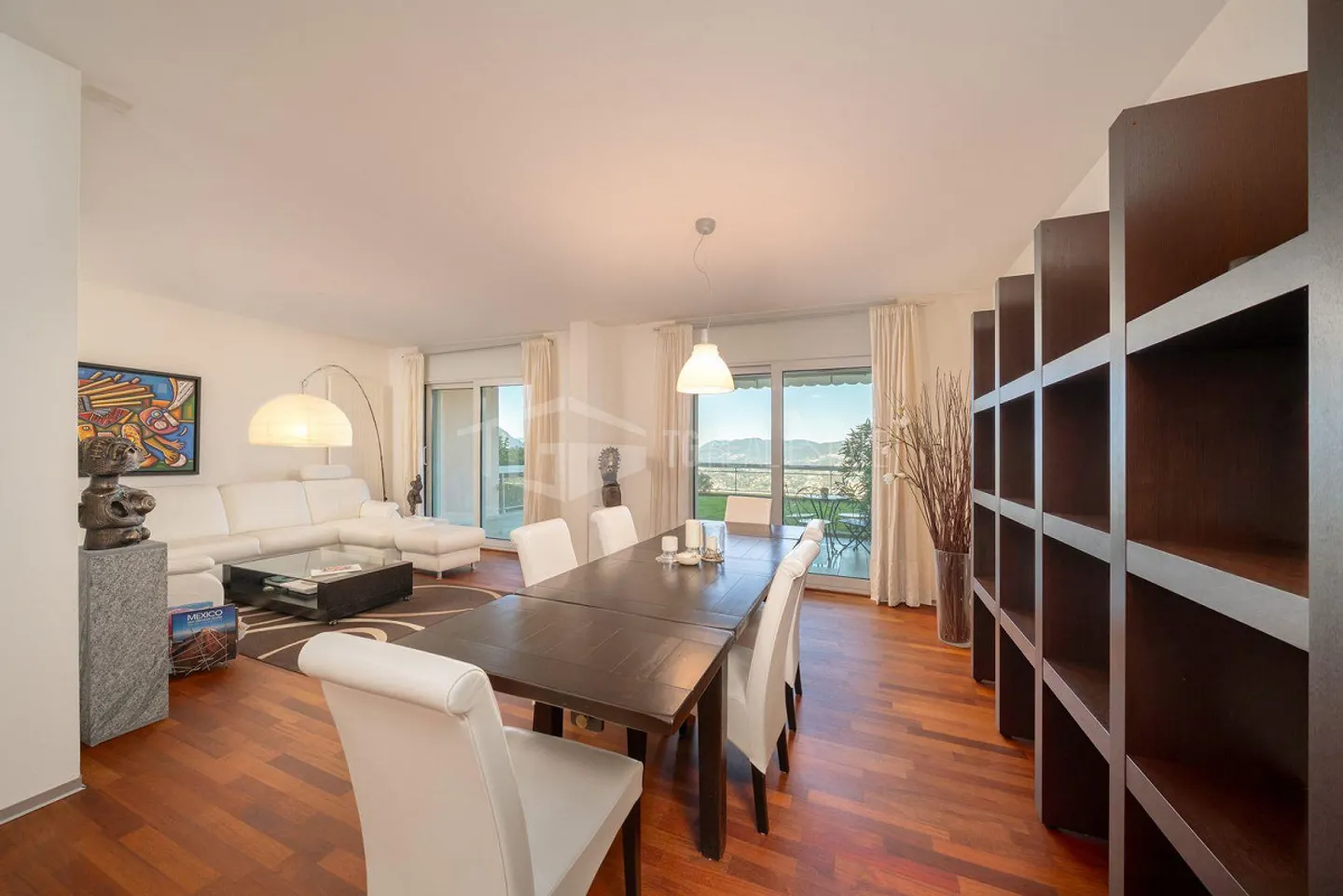 DUPLEX WITH GARDEN AND PANORAMIC VIEW OF THE LAKE - Photo 4 of 30
