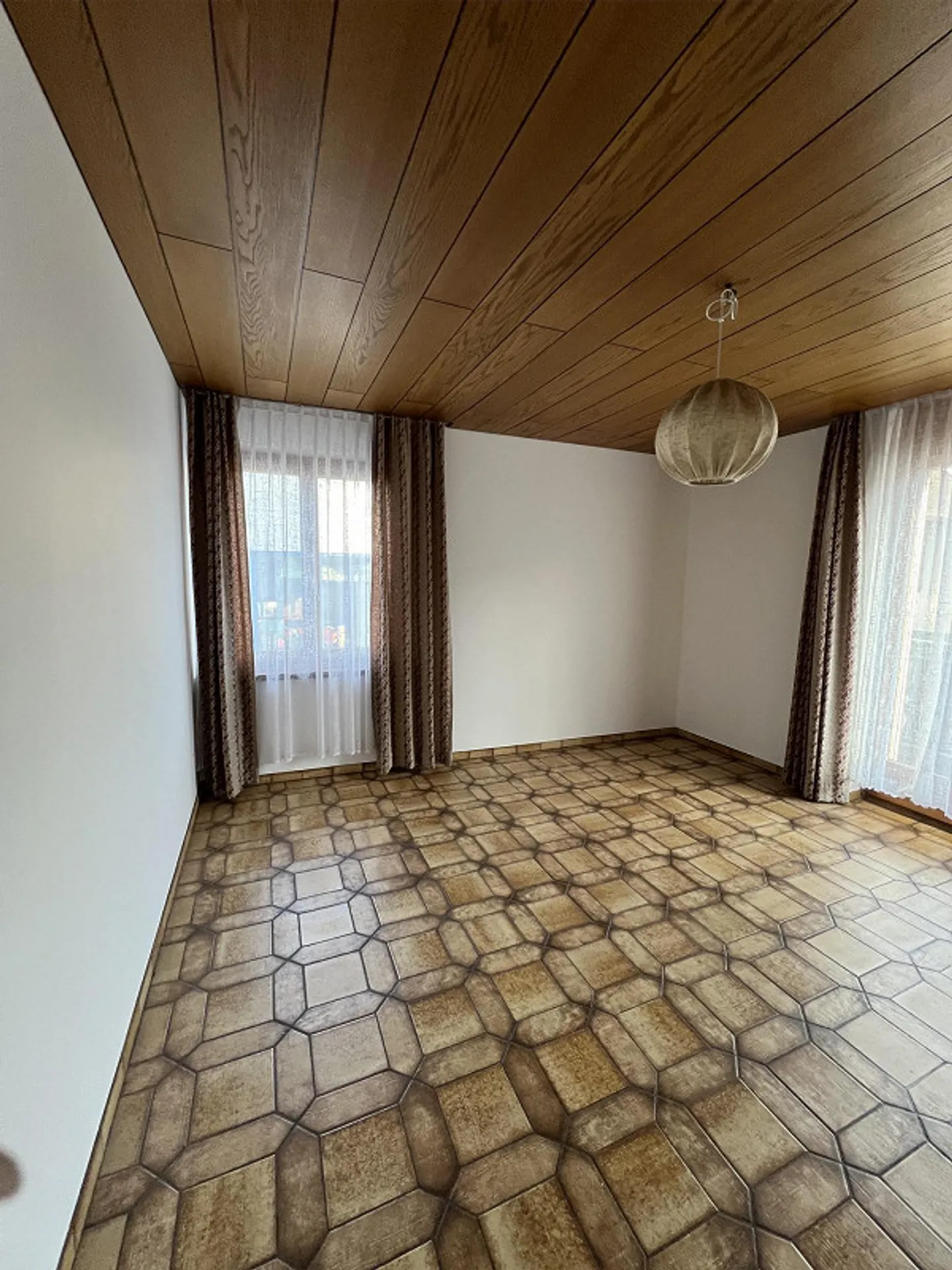 Geräumiges Familienhaus in zentraler Lage - Foto 4 von 13