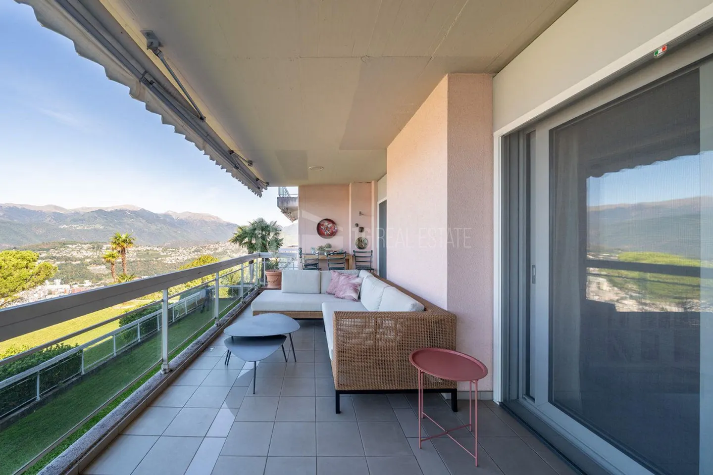DUPLEX WITH GARDEN AND PANORAMIC VIEW OF THE LAKE - Photo 20 of 30