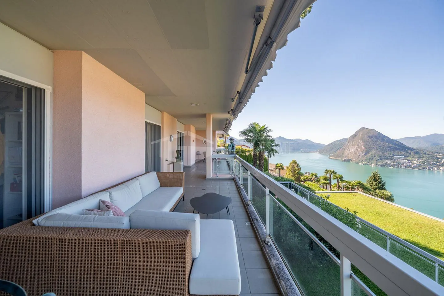 DUPLEX WITH GARDEN AND PANORAMIC VIEW OF THE LAKE - Photo 21 of 30