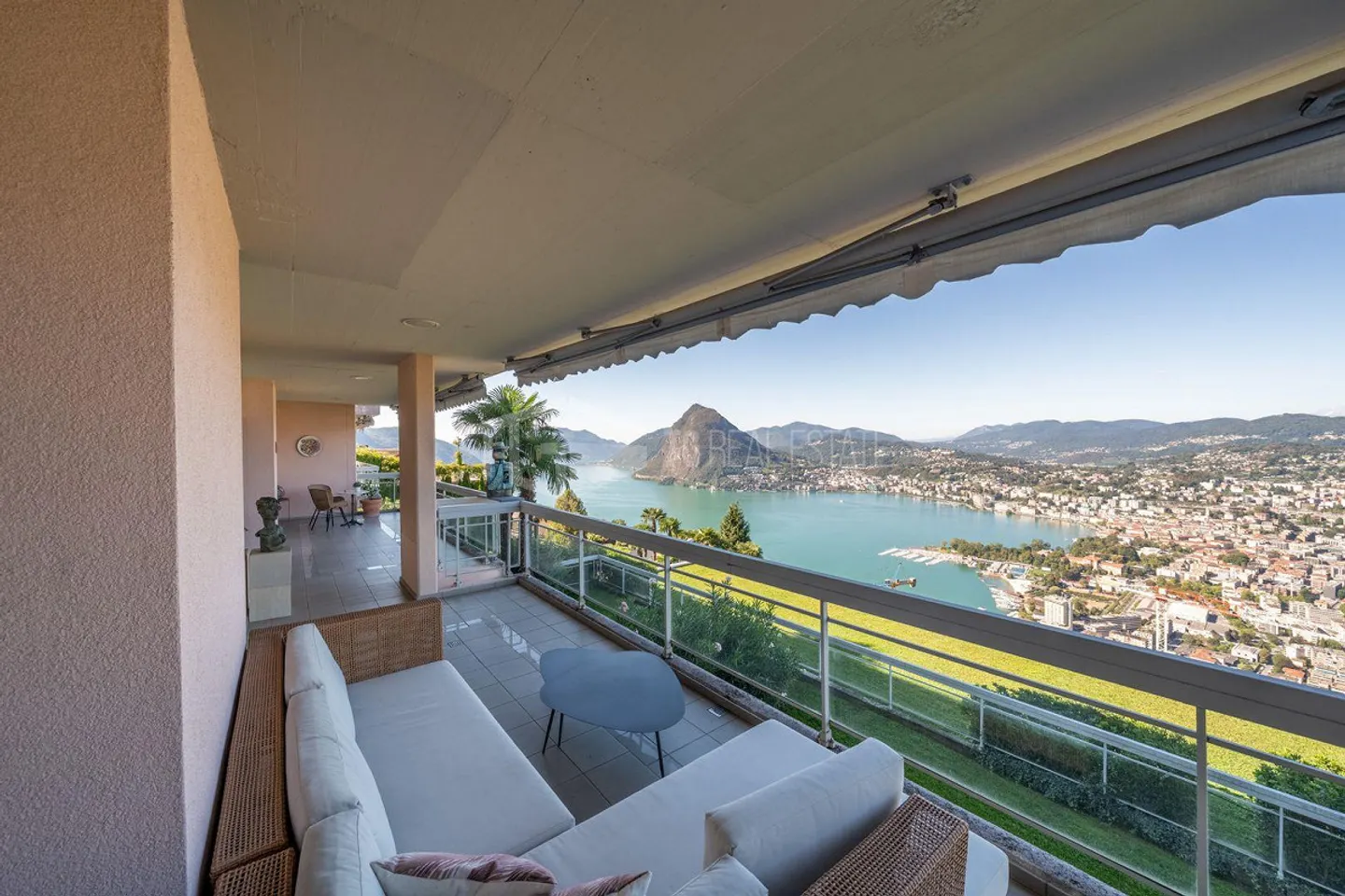 DUPLEX WITH GARDEN AND PANORAMIC VIEW OF THE LAKE - Photo 22 of 30