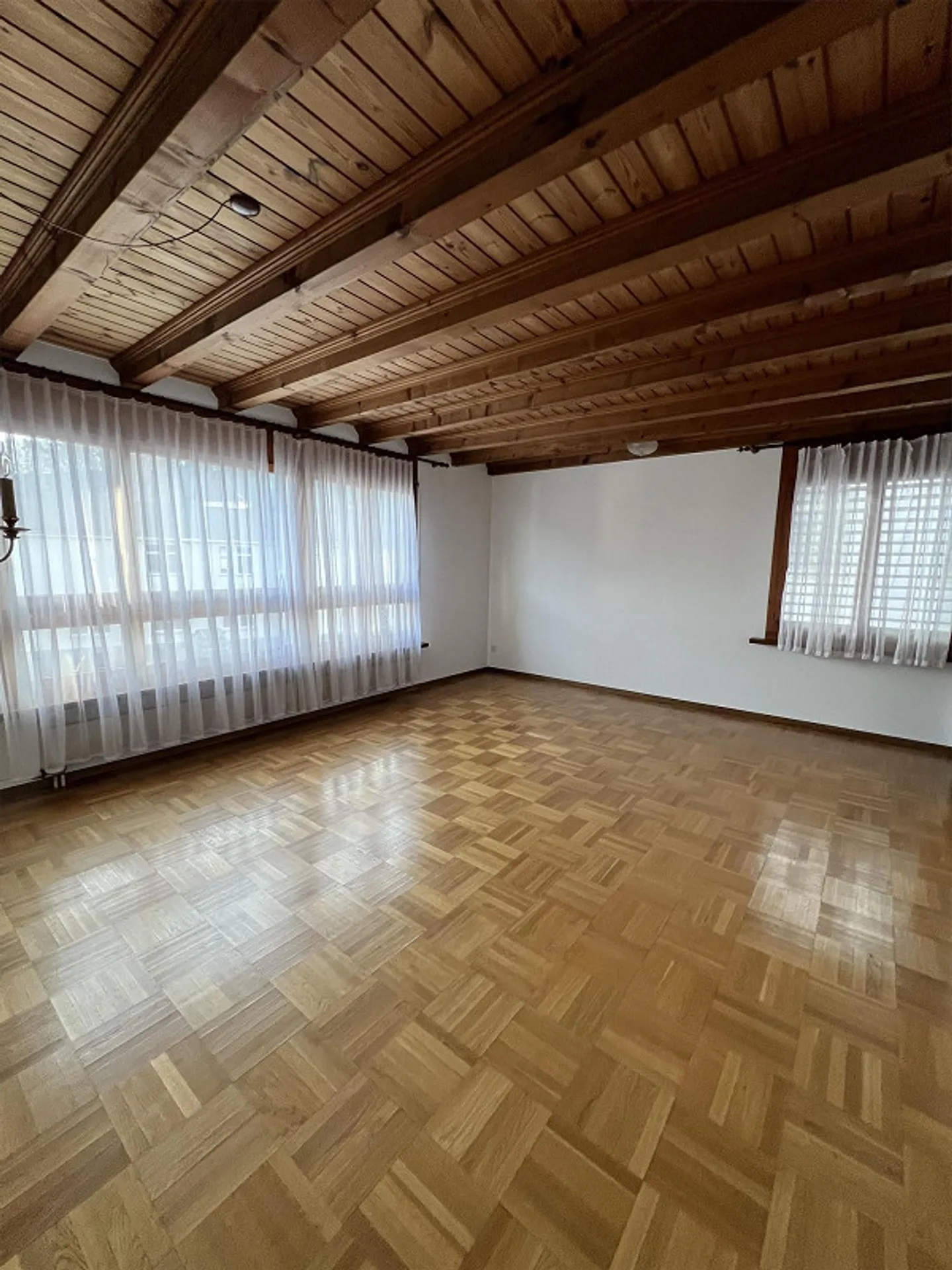 Geräumiges Familienhaus in zentraler Lage - Foto 6 von 13