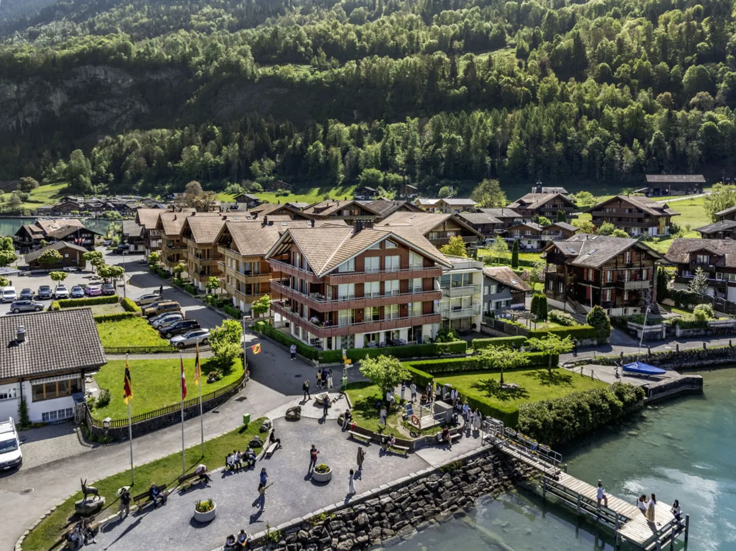 VIVERE IN RIVA AL LAGO Appartamento con giardino 4,5 stanze a Iseltwald - Foto 2 di 18