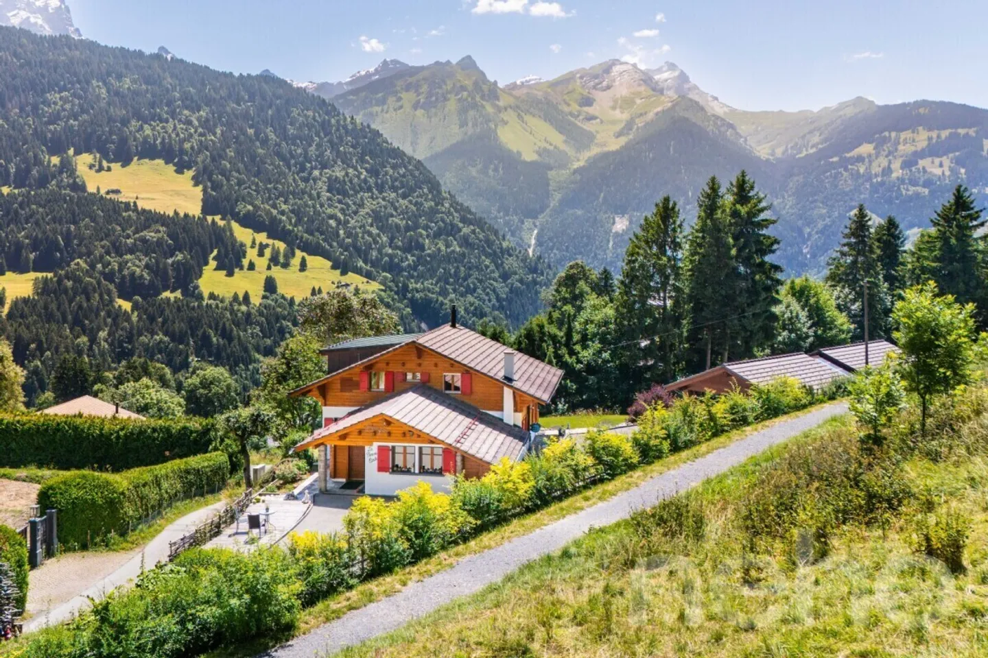 The Good Star ? Chalet including 3 buildable plots - Photo 12 of 12