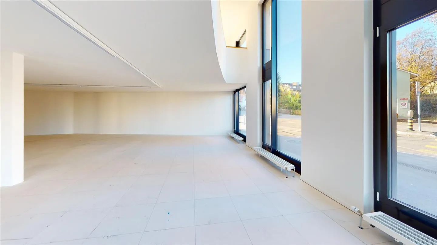 Espaces commerciaux de haute qualité au rez-de-chaussée - Photo 5 sur 12