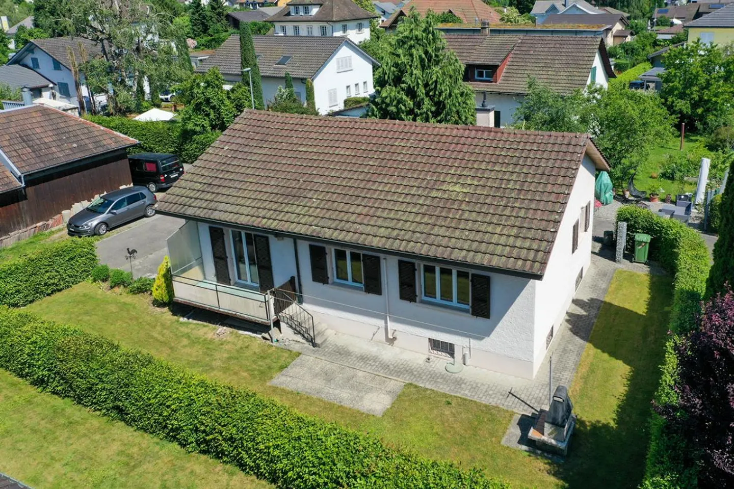 Maison individuelle avec potentiel dans un emplacement calme - Photo 3 sur 13