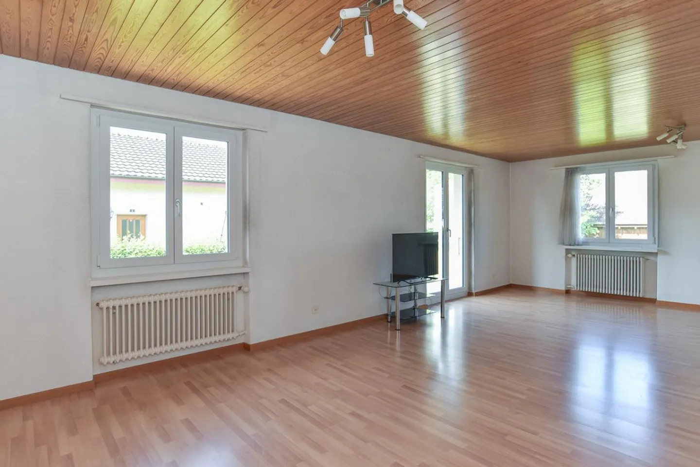 Maison individuelle avec potentiel dans un emplacement calme - Photo 4 sur 13