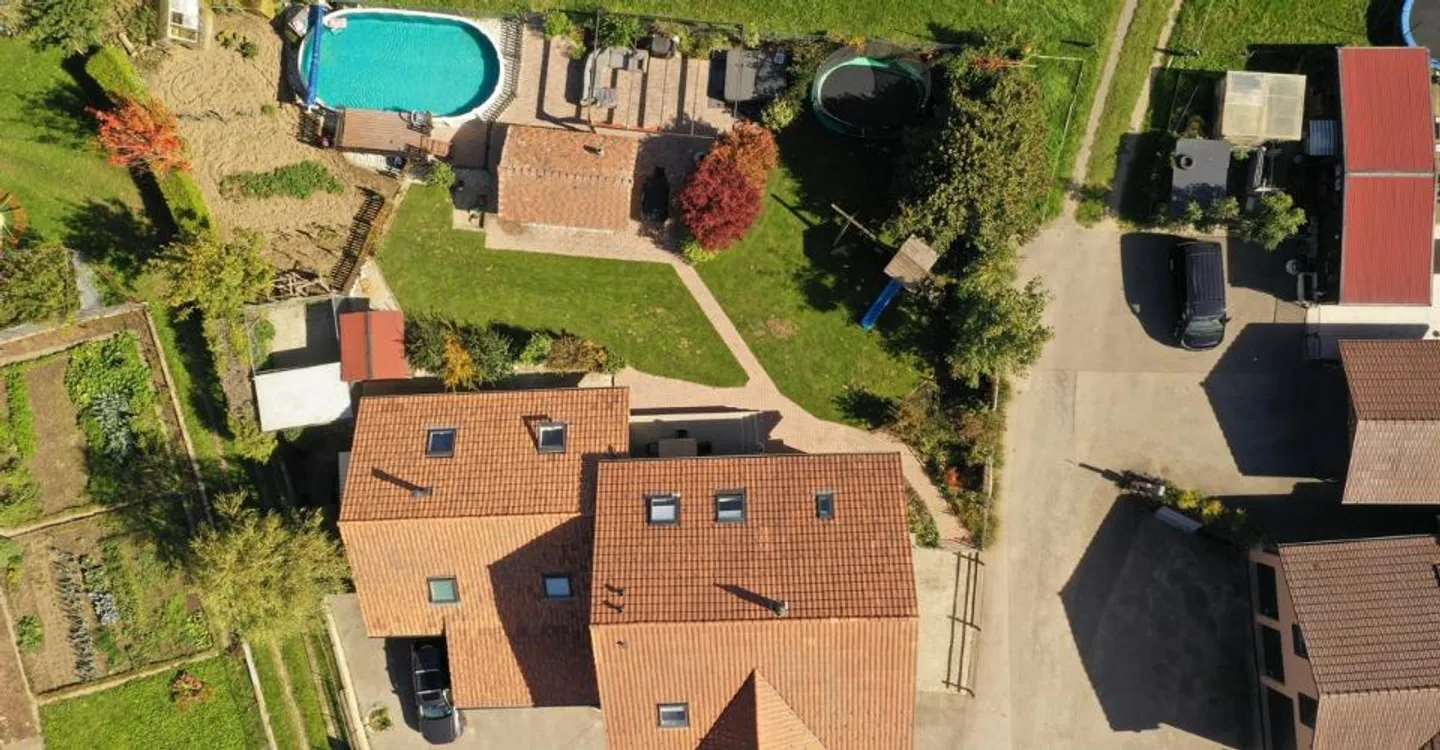 6.5-room villa, large garden, swimming pool,... - Photo 1 of 12