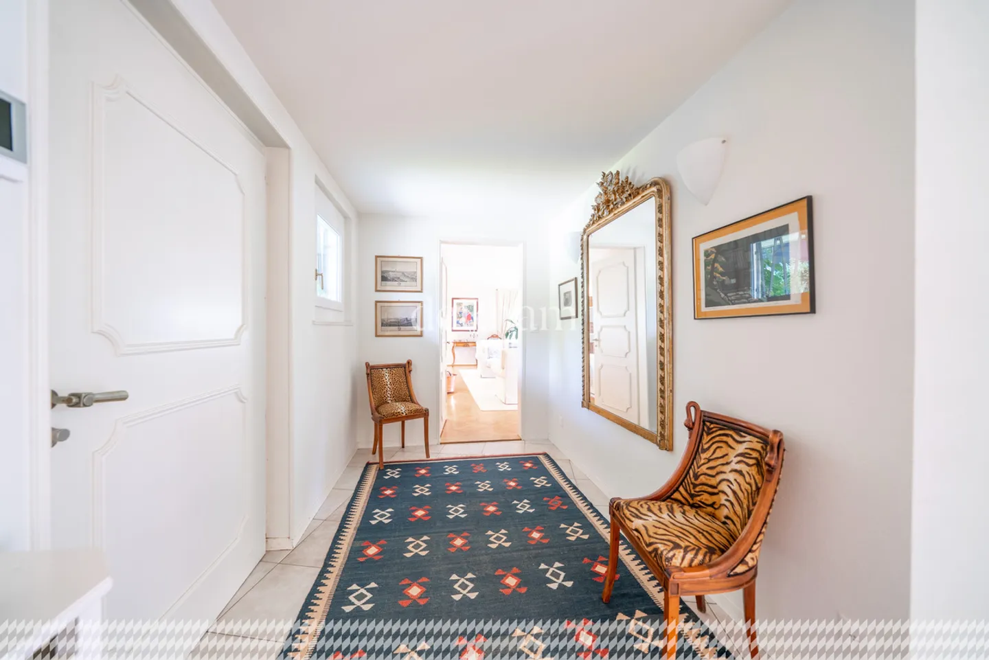 10-room House - Photo 2 of 13