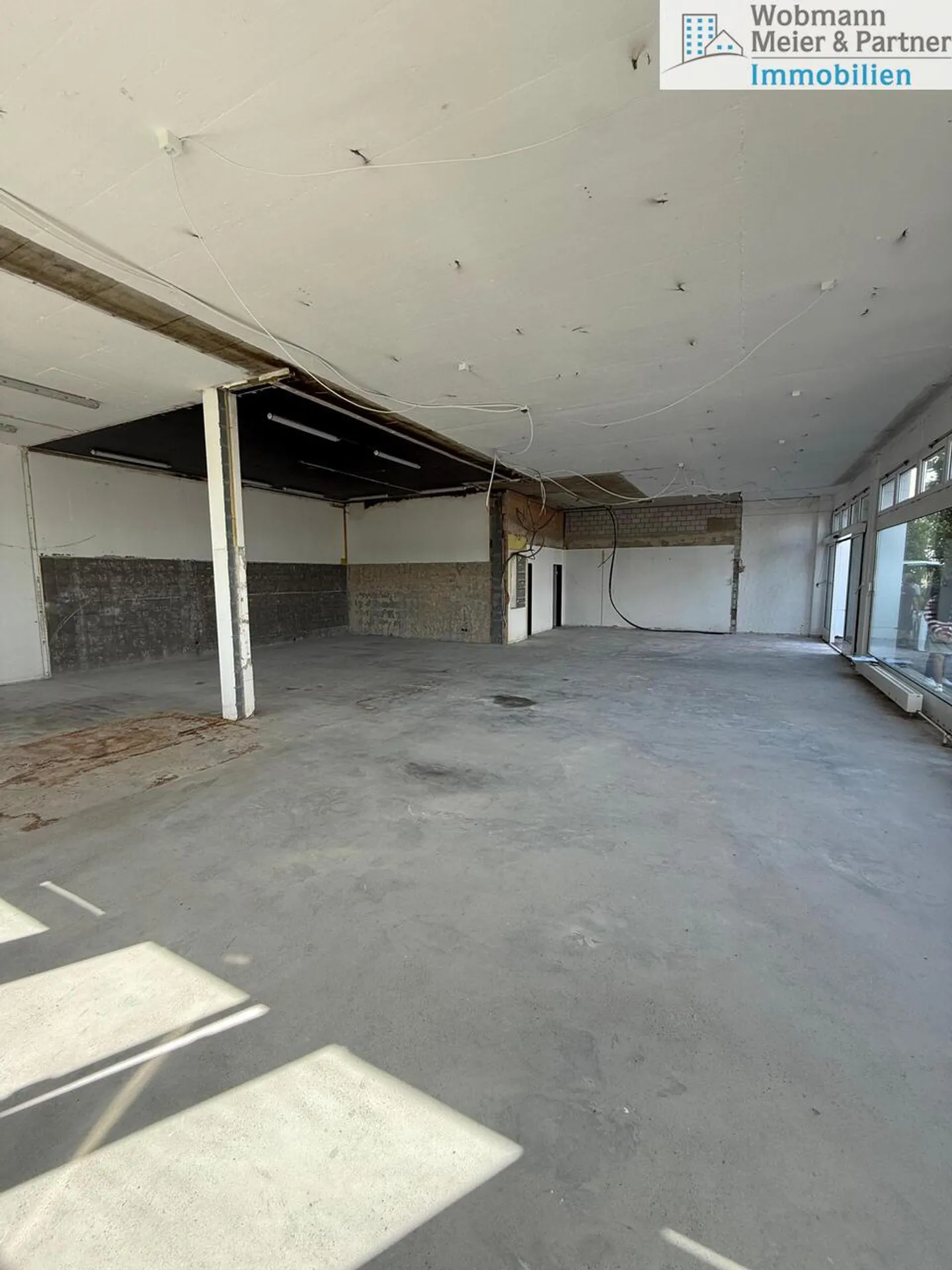 Flexible ground floor space for storage, retail, practice or showroom - Photo 5 of 6