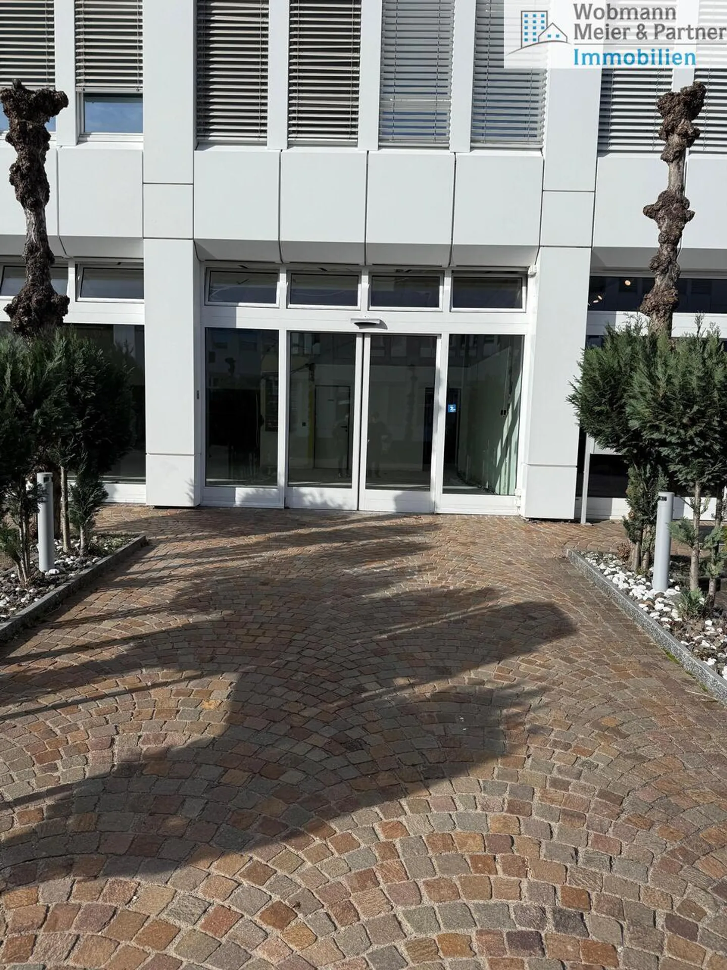 Flexible ground floor space for storage, retail, practice or showroom - Photo 2 of 6