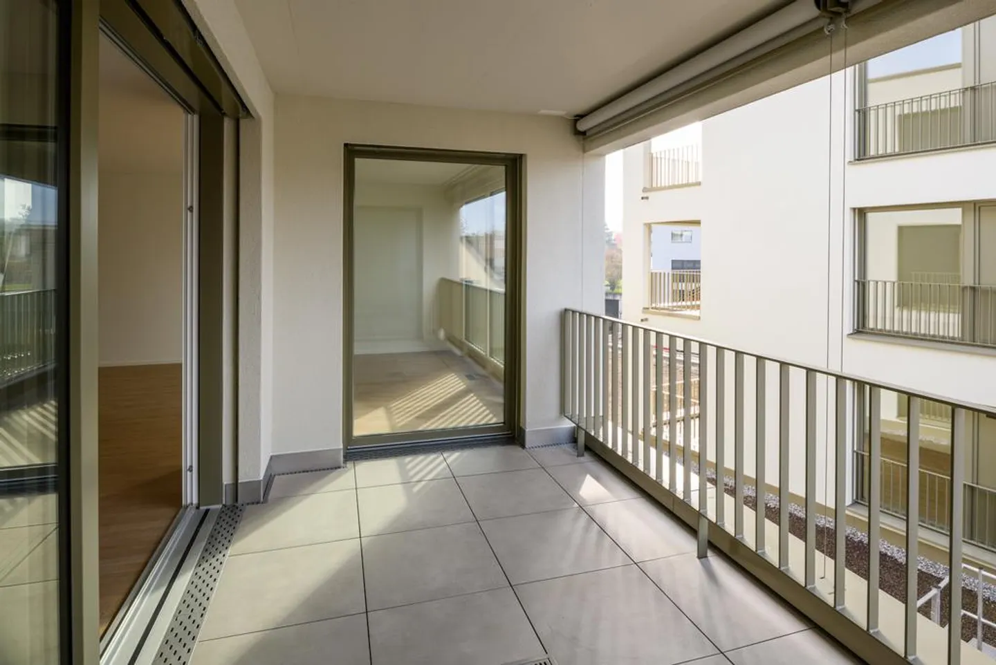 Modernes Apartment mit Balkonblick - Foto 3 von 7