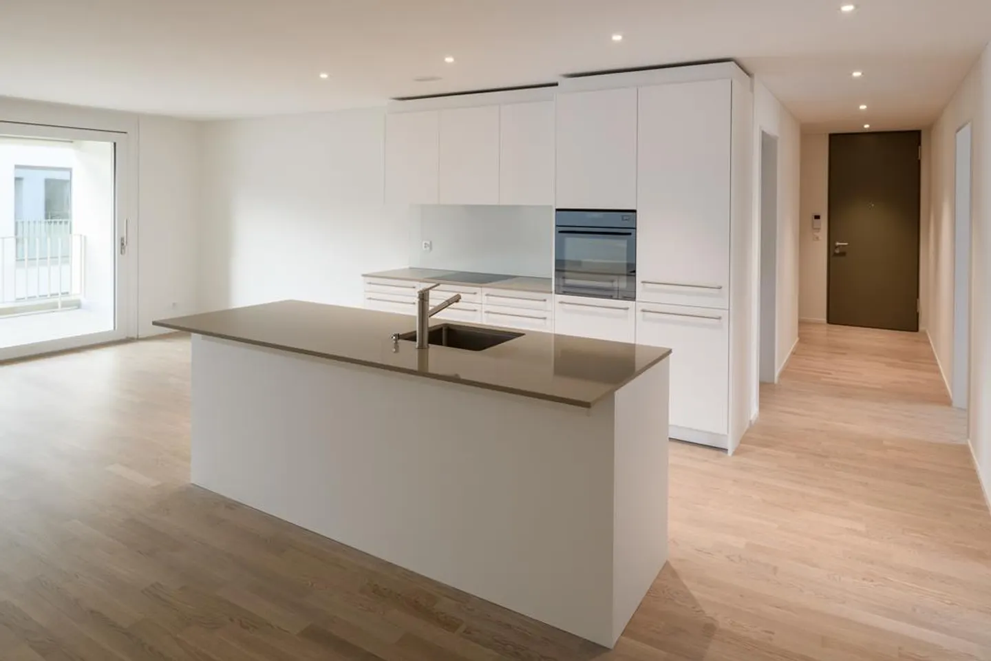 Modernes Apartment mit Balkonblick - Foto 4 von 7