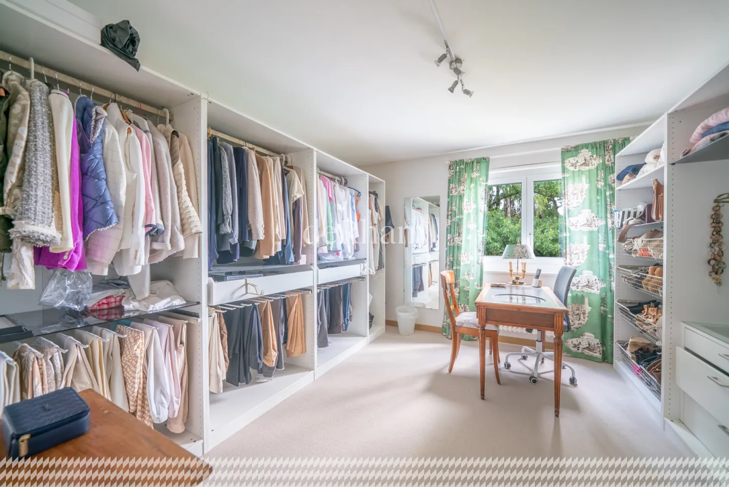 10-room House - Photo 13 of 13