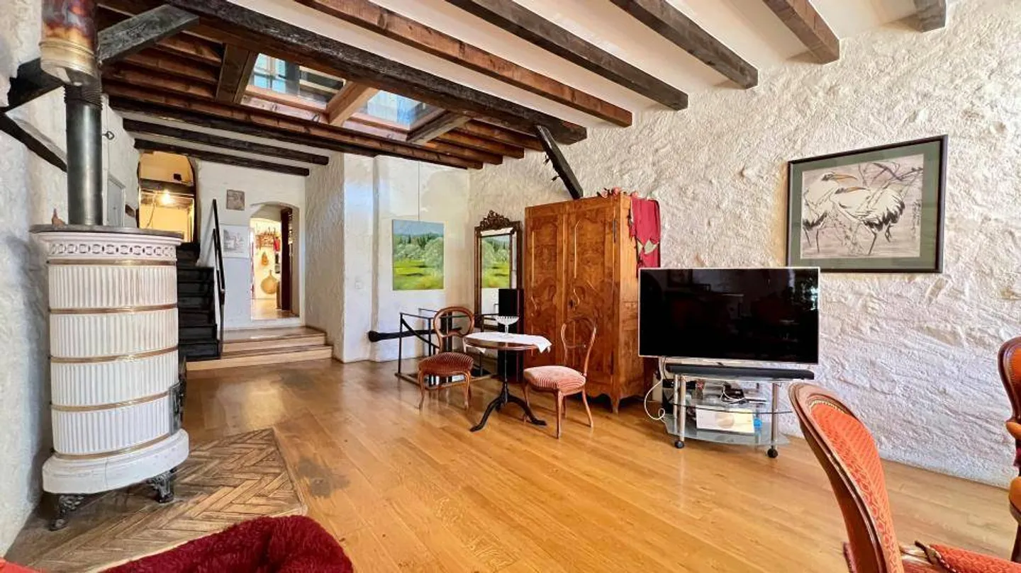 EXKLUSIV: 8,5-Zimmer-Haus in Villeneuve mit Gewerbefläche! - Foto 3 von 9