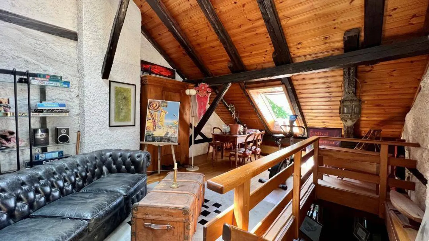 EXKLUSIV: 8,5-Zimmer-Haus in Villeneuve mit Gewerbefläche! - Foto 4 von 9