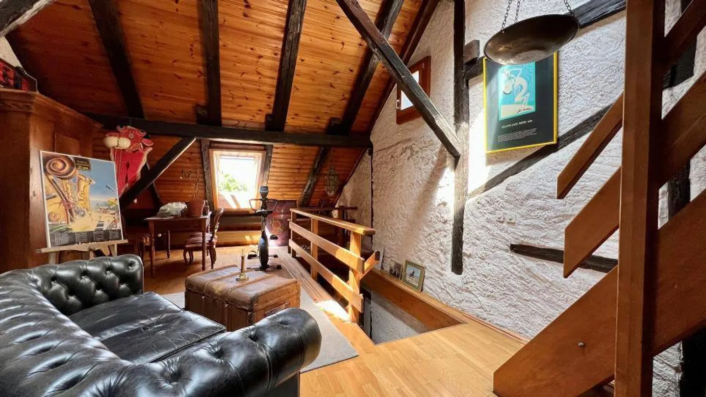 EXKLUSIV: 8,5-Zimmer-Haus in Villeneuve mit Gewerbefläche! - Foto 5 von 9