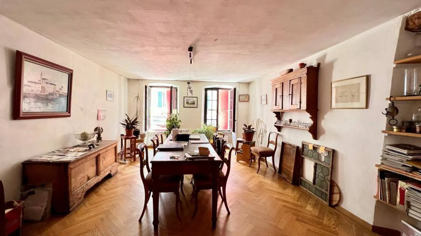 EXKLUSIV: 8,5-Zimmer-Haus in Villeneuve mit Gewerbefläche! - Foto 6 von 9