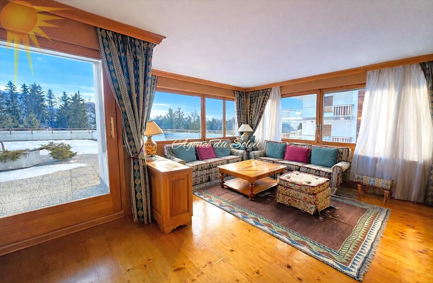 Geräumige außergewöhnliche 5,5-Zimmer-Wohnung im Herzen von Crans! - Foto 3 von 8