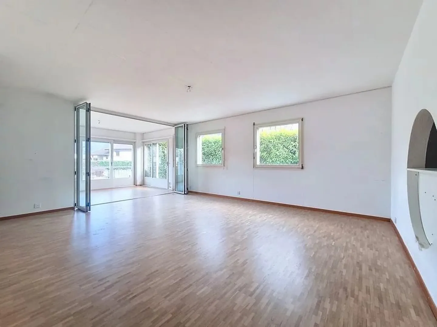 Geräumige Wohnung im Erdgeschoss - Foto 4 von 12