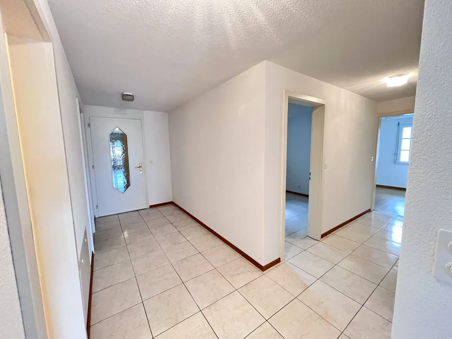 Vivere spazioso (4.5 stanze) nel centro di Gondiswil - Foto 3 di 11