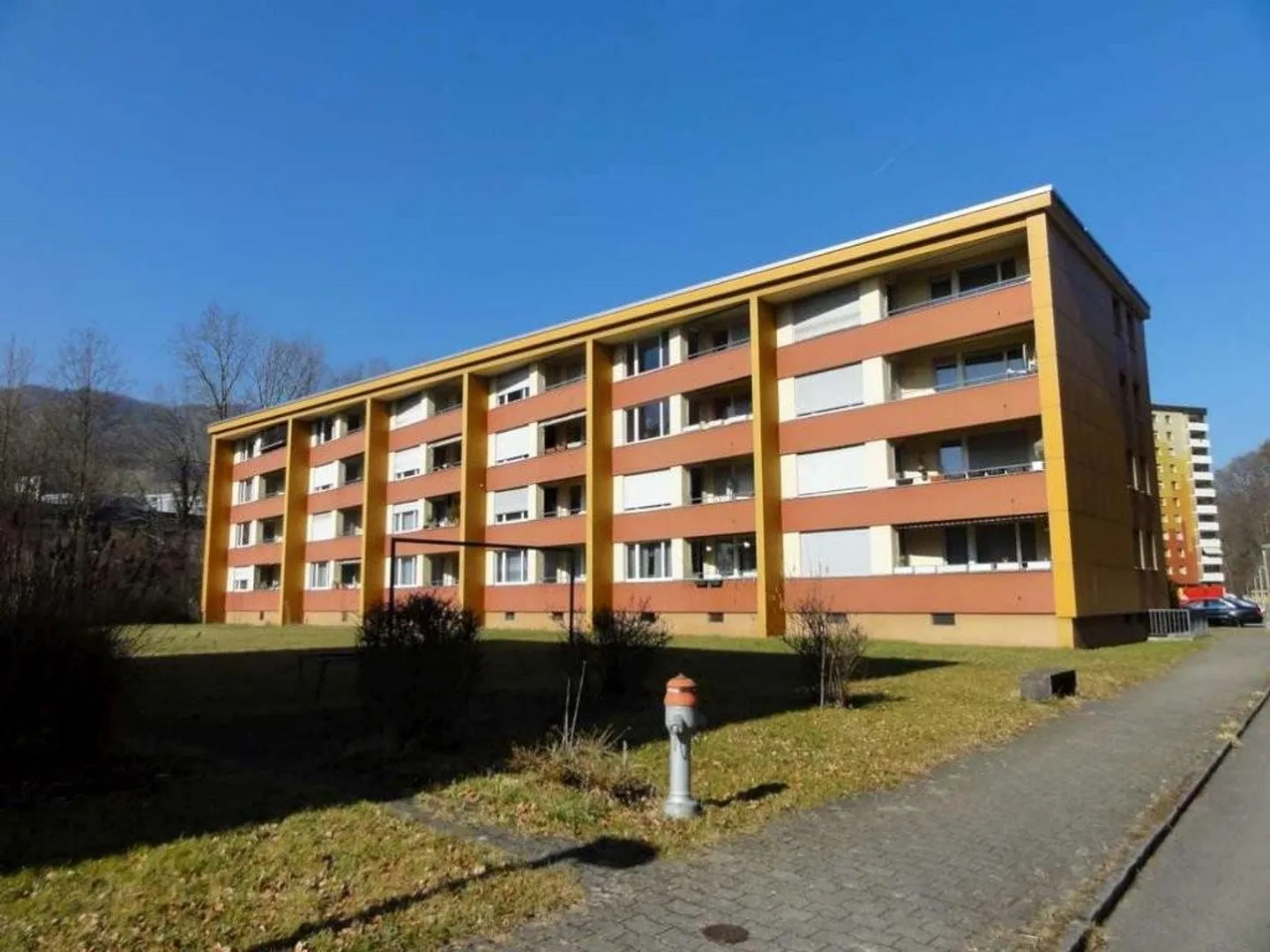 Vivere in una posizione tranquilla ad Adliswil - limitato fino al 30.09.2027 - Foto 1 di 6