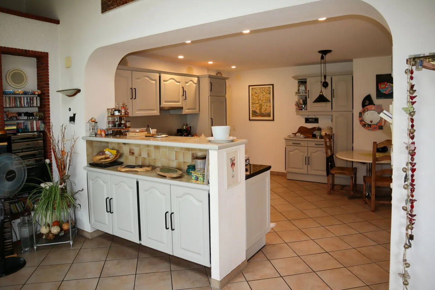 6 1/2 Room Single Family House with Small Apartment - Photo 7 of 14