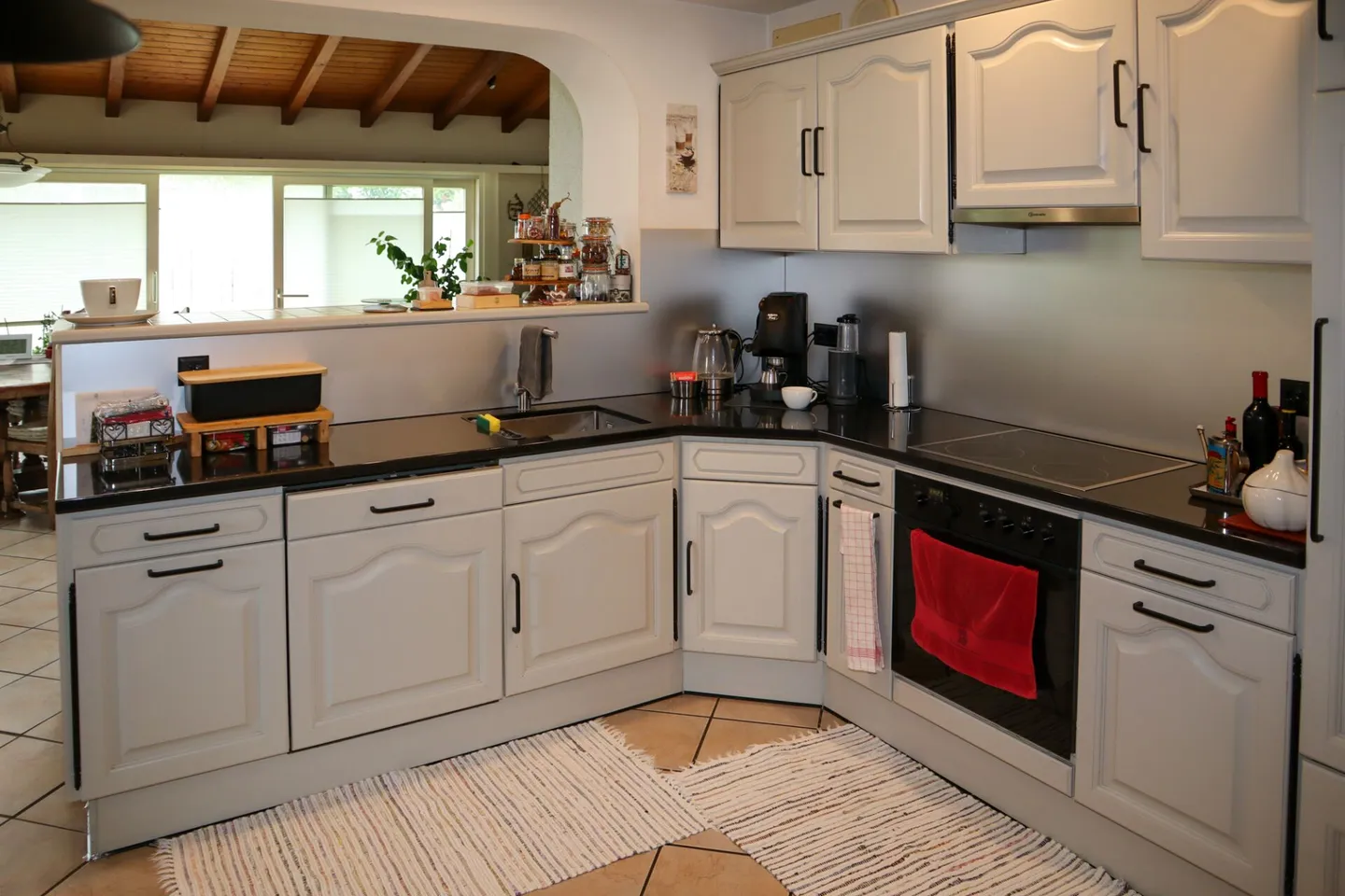 6 1/2 Room Single Family House with Small Apartment - Photo 8 of 14