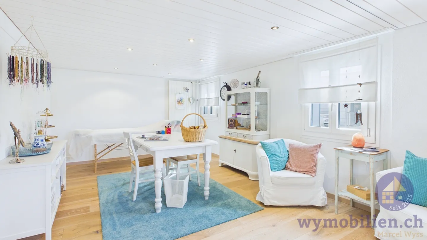 House with 258m2 of living space and limitless potential - Photo 11 of 12