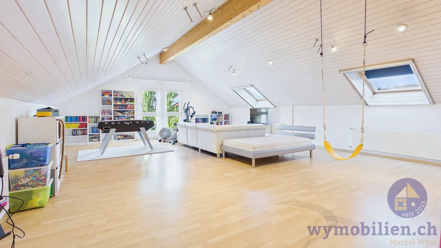 House with 258m2 of living space and limitless potential - Photo 12 of 12
