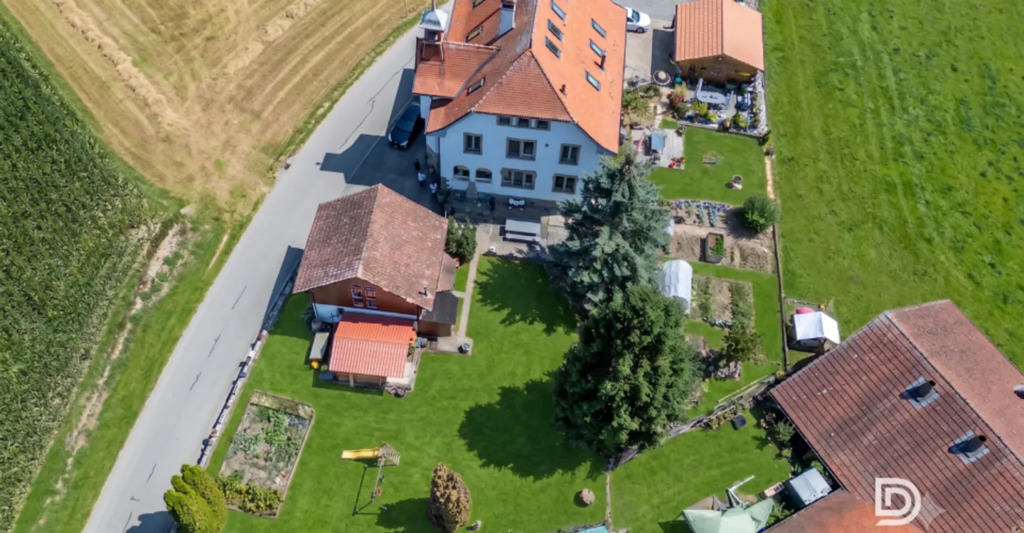 Ehemalige Schule von 1904 komplett renoviert - 3 Wohnungen und Anbau, auf dem Land, 35 Minuten von Lausanne entfernt - Foto 13 von 13