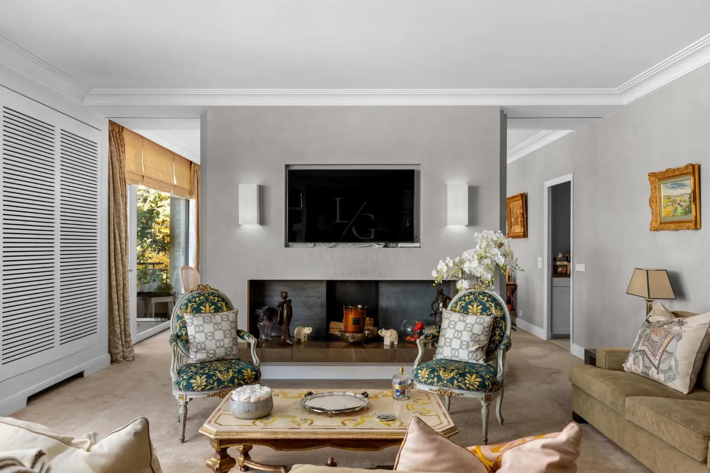 Magnificent apartment with lake view - Photo 4 of 13