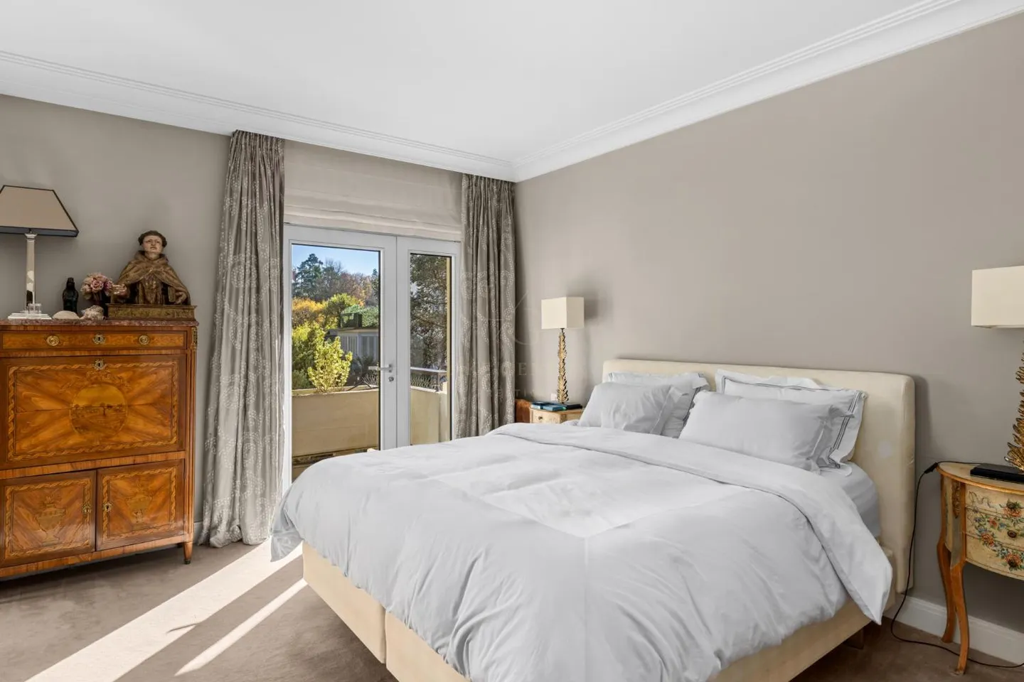 Magnificent apartment with lake view - Photo 9 of 13