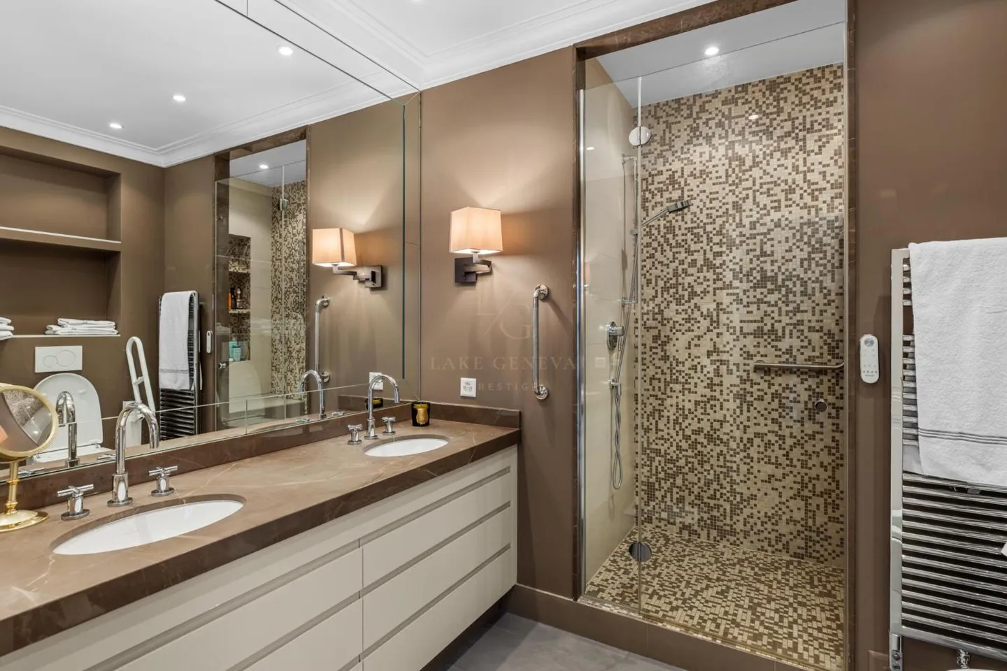 Magnificent apartment with lake view - Photo 10 of 13