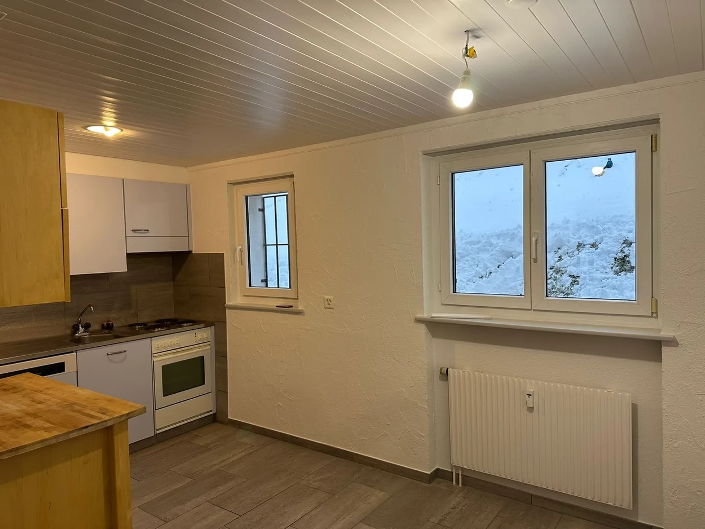 Charming Ground-Floor Apartment - Photo 2 of 13