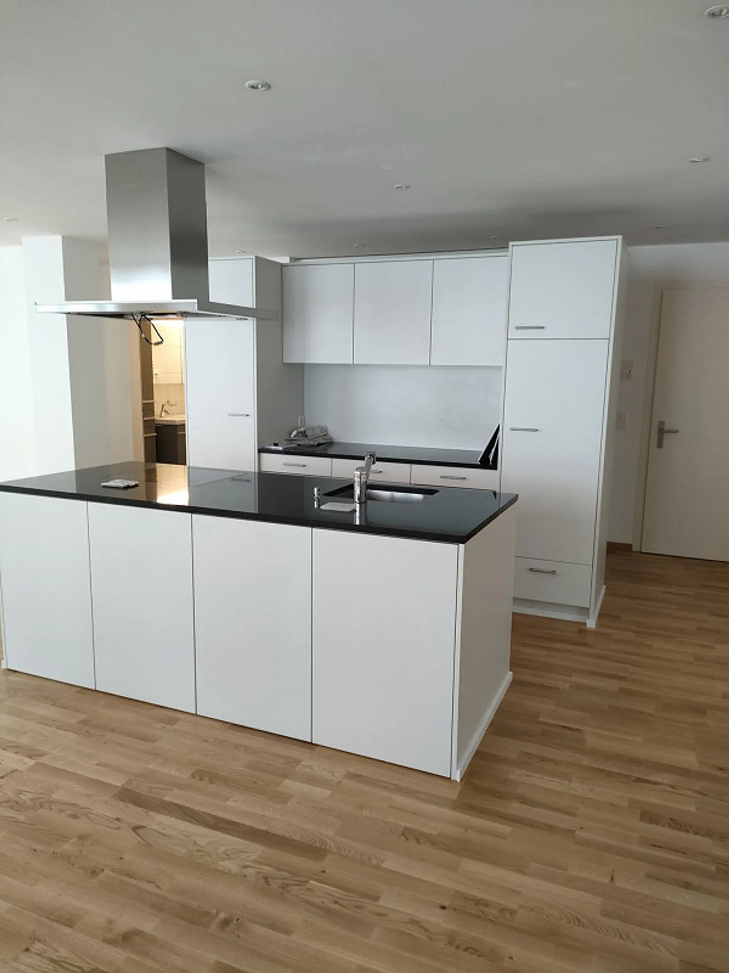 Appartement moderne et spacieux de 3,5 pièces dans la vieille ville - Photo 3 sur 9