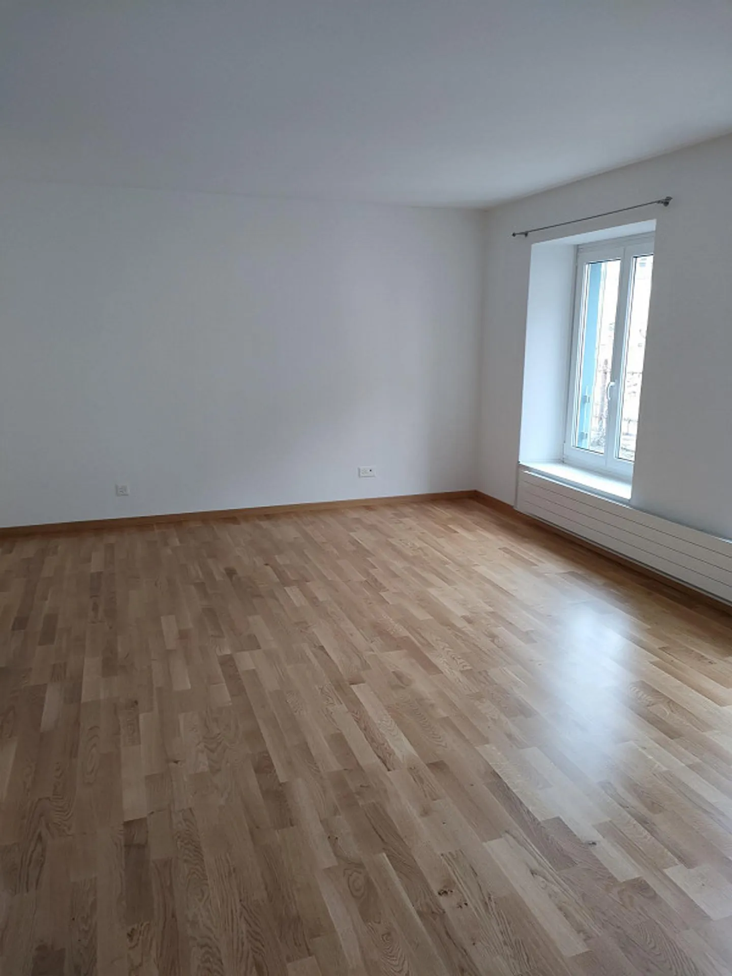 Appartement moderne et spacieux de 3,5 pièces dans la vieille ville - Photo 4 sur 9