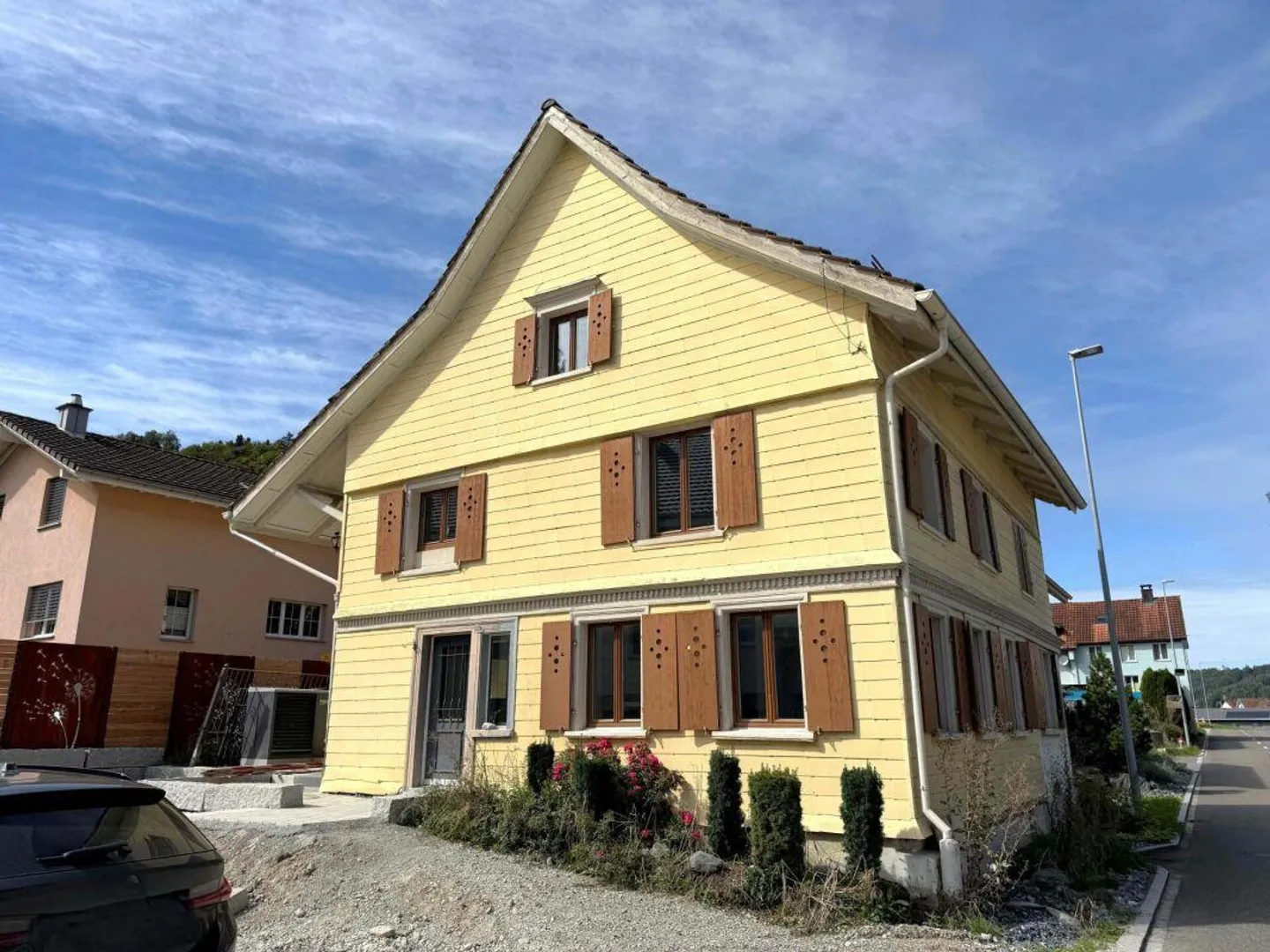 Charmantes Einfamilienhaus mit 5.5 Zimmern in Itaslen - Foto 2 von 12