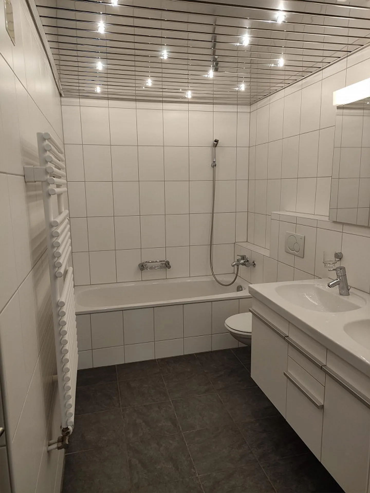 Appartement moderne et spacieux de 3,5 pièces dans la vieille ville - Photo 9 sur 9